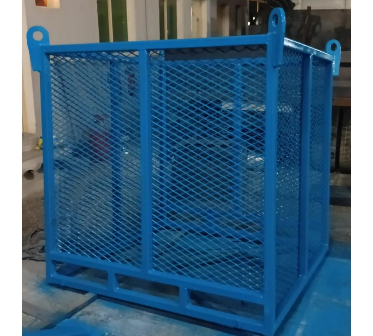 Block Lifting Cage prepared for warehouse and logistics operations